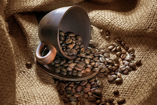 喝咖啡心悸、不适，可能与咖啡的品质、种类及咖啡因的量有关。(Shutterstock)