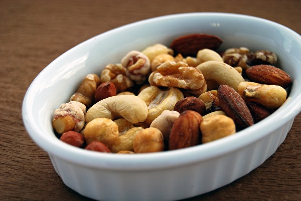 坚果和种子是素食者冰箱中的重要食材。