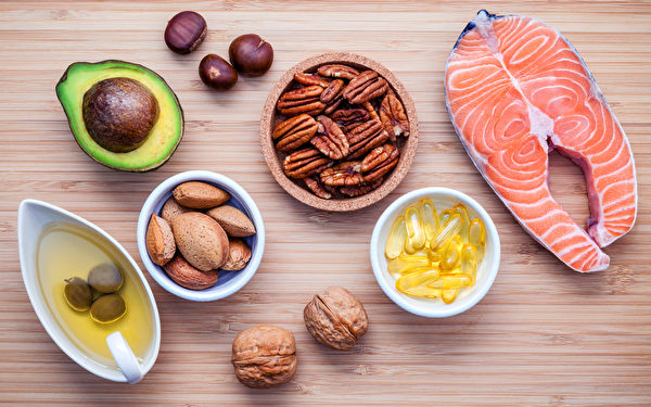 一些健脑食物富含ω−3脂肪酸和不饱和脂肪。(Kerdkanno/Shutterstock)