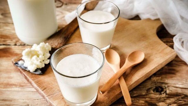 酸奶和发酵食品通常对肠道有益。