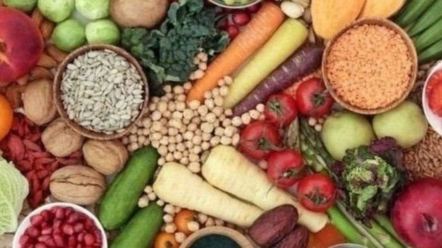 关于健康肠道饮食也有更广义的指导性建议:例如，多吃蔬菜和水果